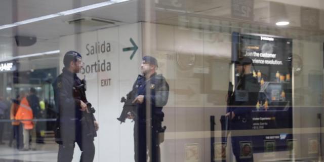 Una falsa alarma destapa fallos en los controles del AVE en Barcelona Una falsa alarma destapa fallos en los controles del AVE en Barcelona