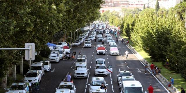 Los taxistas tomarán medidas si el Ayuntamiento de Madrid no regula la VTC