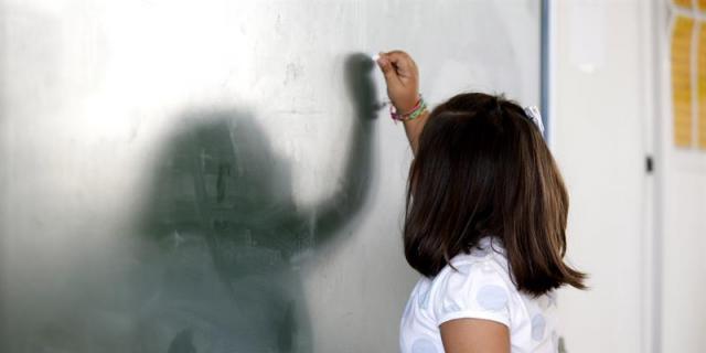 &quot;Maestra de pueblo&quot;: &quot;Me tiemblan las canillas cuando anuncian una nueva ley&quot;