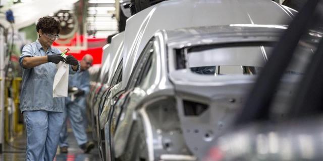 Los precios industriales cayeron un 0,8% en la Comunidad en octubre