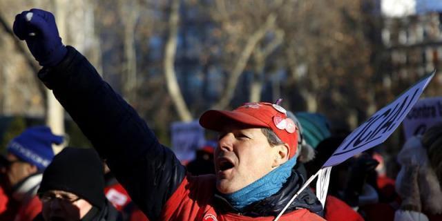 Coca-Cola y CCOO firman un preacuerdo para poner fin al conflicto de Fuenlabrada