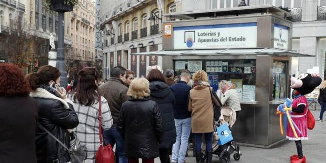 Madrid se juega 481,26 millones en el sorteo, una media de 73,23 por persona