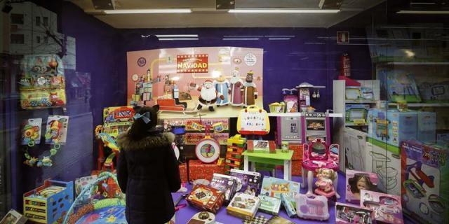 Una ONG dona a Boadilla juguetes nuevos para los niños más desfavorecidos