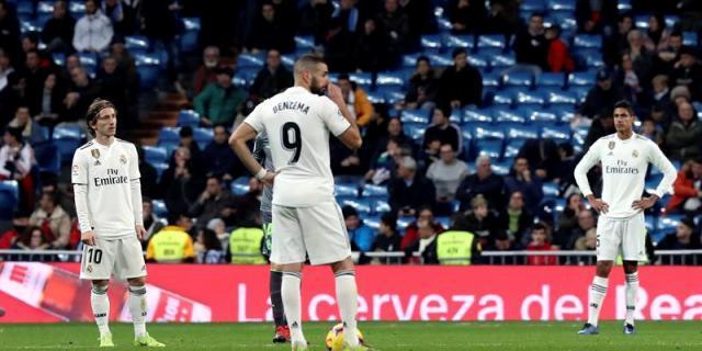 0-2. Un Real Madrid gafado se baja del tren de la Liga