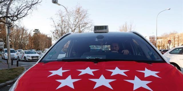 El quinto día de huelga de los taxistas de Madrid avanza con calma en Ifema y atascos en el centro