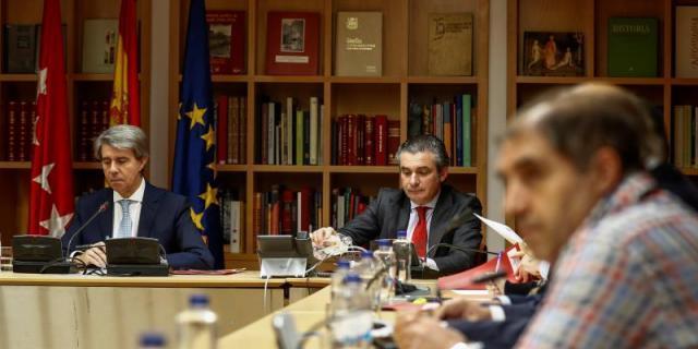 Los taxistas madrileños preparan una propuesta para reabrir la negociación con la Comunidad