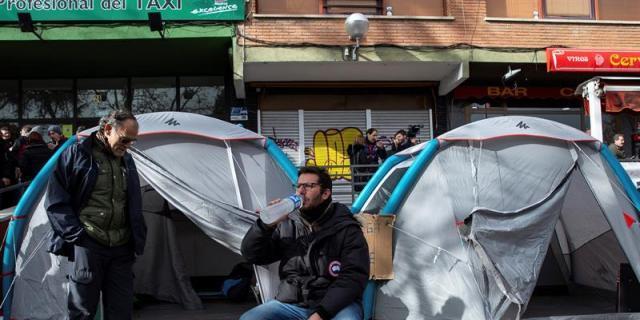 El adiós de los taxistas en huelga de hambre marca el fin del paro del sector