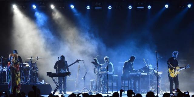 Massive Attack salda su deuda con Madrid en una noche rendida a la historia