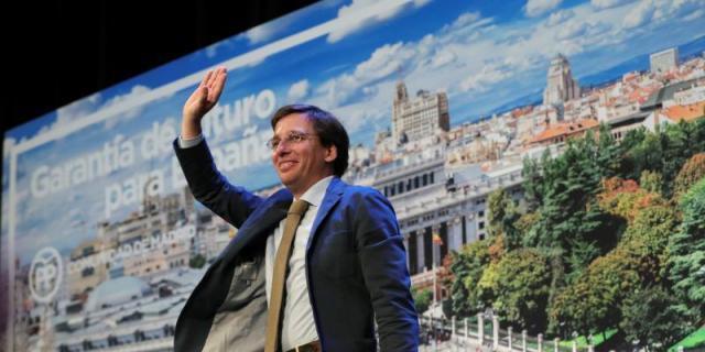 Almeida no ve como rivales "excesivamente duros" ni a Carmena ni a Errejón