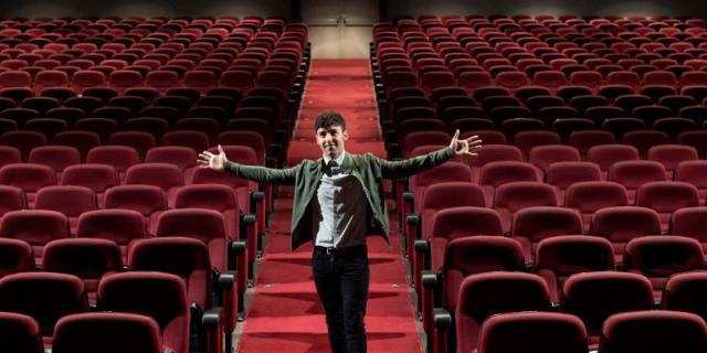Mago Pop compra el Teatre Victòria de Barcelona y estrena "Nada es imposible"