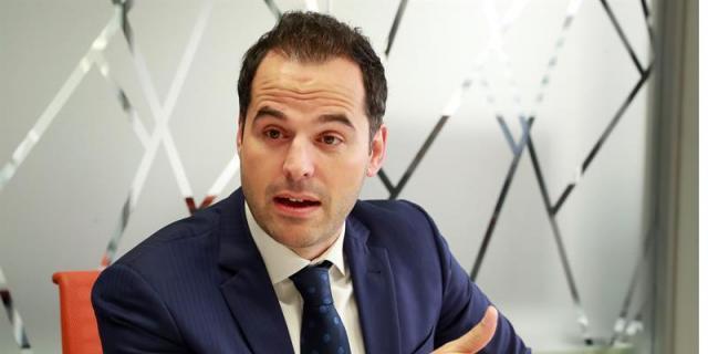 Aguado exigirá a Renfe un compromiso de puntualidad si logra la Presidencia de la Comunidad