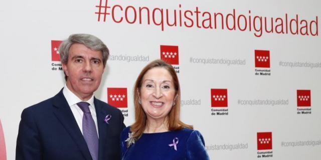 Ana Pastor reconoce el legado de Pérez-Llorca, un servidor público ejemplar