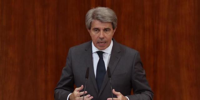 Garrido reivindica el abono joven como la "gran apuesta" medioambiental