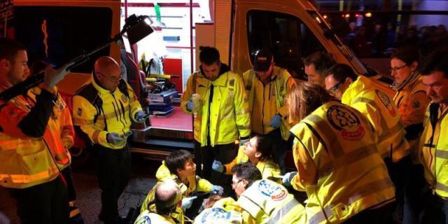 Muere un motorista y su acompañante resulta herida al chocar con una farola en Madrid