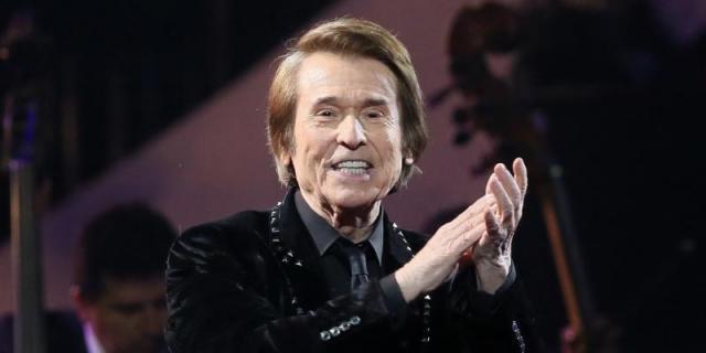 Raphael e Ignacio Echeverría entre los premiados con la Medalla de Oro de la Comunidad de Madrid