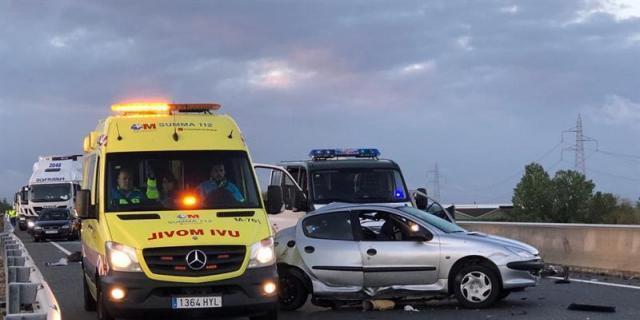 Un muerto y tres heridos en un choque de cuatro coches en Fuente el Saz