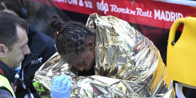 130 corredores del Maratón atendidos por Emergencias, uno por infarto
