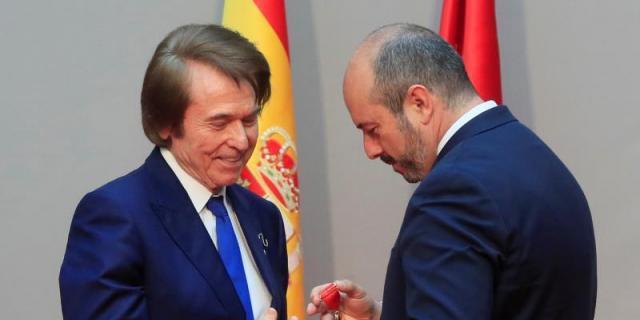 Raphael: "De Madrid al cielo, sí, pero con el boleto o billete de vuelta"