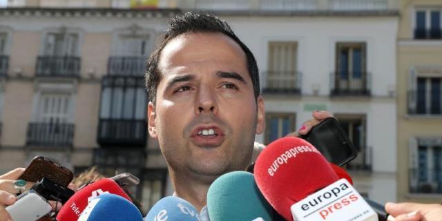 Aguado pide "que nadie se quede en casa" el próximo día 26