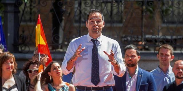 Aguado: &quot;Quiero un Gobierno monocolor de Cs&quot;