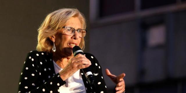 Carmena promociona su acto central de campaña llamando por teléfono a vecinos