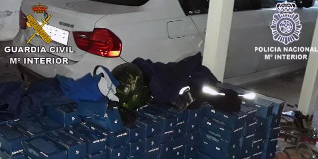 Detenidos cinco aluniceros de una banda que robaba mercancías de camiones