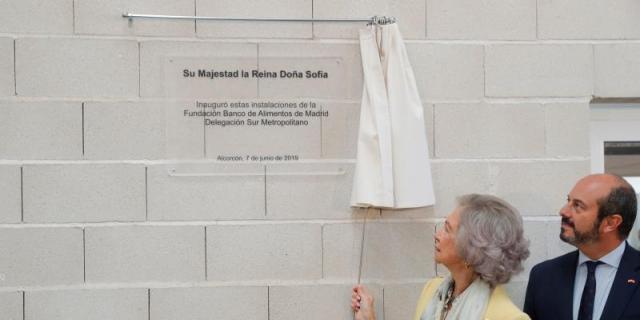 La reina Sofía inaugura en Alcorcón la sede del Banco de Alimentos del sur de Madrid