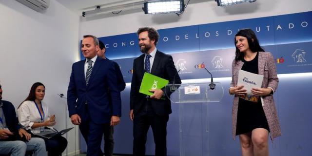 PP y Vox gobernarán en ayuntamientos donde sumen mayoría