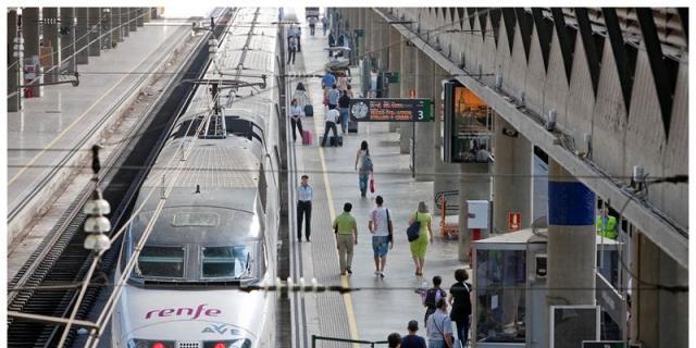 Los vuelos domésticos crecen un 7,2% en abril y el uso del AVE sube un 4,1%