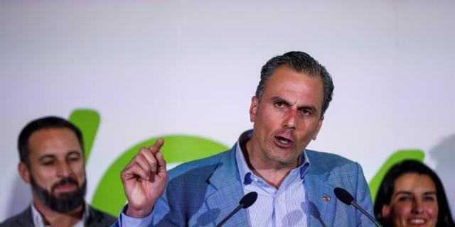 Vox exige consejerías autonómicas y acusa a Cs de poner trabas en la capital