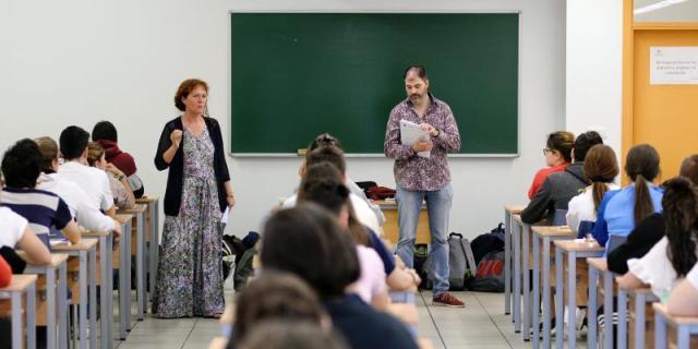 178.000 firmas en el Ministerio de Educación por una EBAU única