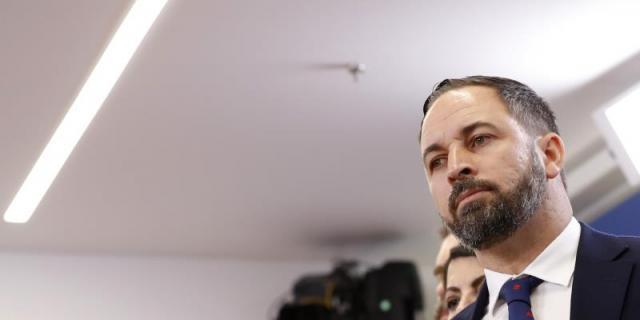 Vox insulta a Albert Rivera: "acojonado y sinvergüenza" por no pactar