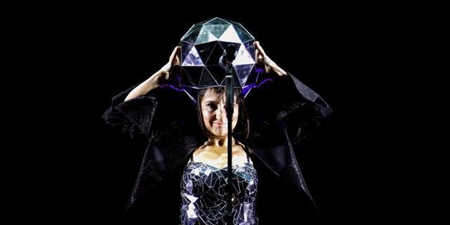 Amaral insufla aire fresco a un Dcode singular