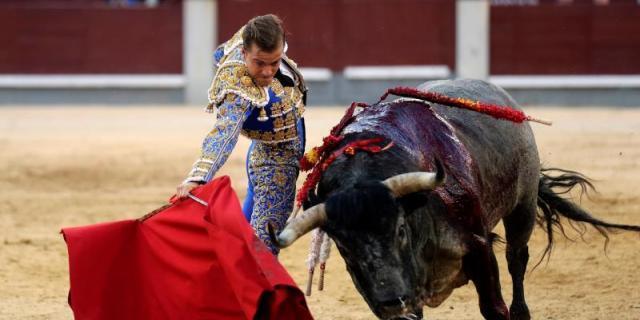 El torero Javier Cortés permanece "estable" y sale de la UCI del Gregorio Marañón