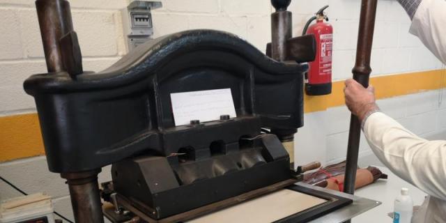 Del Louvre a casa: el arte de Durero, en un libro de 500 páginas cosido a mano