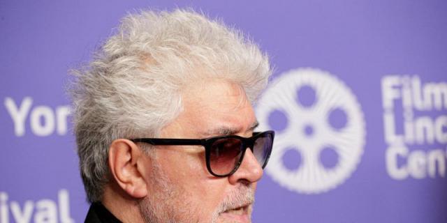 Almodóvar, Bayona y otros cineastas solicitan su baja de la Sgae