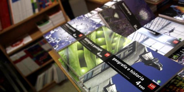 Las librerías de Madrid aseguran que Educación “no les paga desde julio” los libros del programa Accede