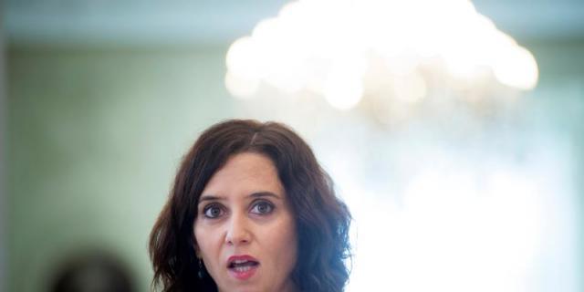 Díaz Ayuso muestra su lealtad a la monarquía