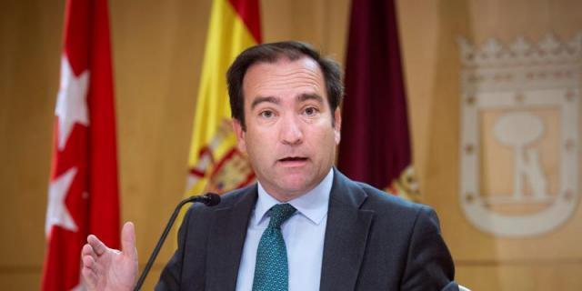 El Ayuntamiento de Madrid extenderá el estacionamiento regulado fuera de la M-30