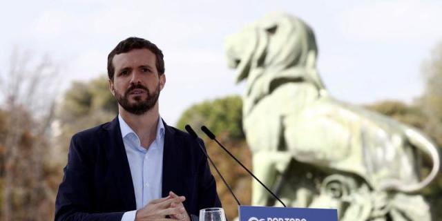 Casado afirma que Pedro Sánchez no puede ponerse el casco de bombero tras haber creado el incendio