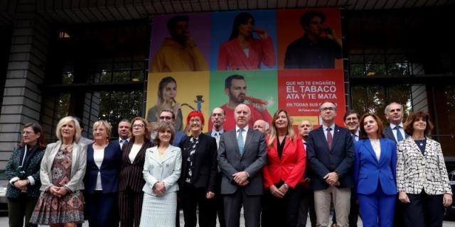 Sanidad y las comunidades se preparan para un "brexit duro"