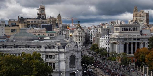Miles de ovejas recorren el centro de Madrid en la Fiesta de la Trashumancia