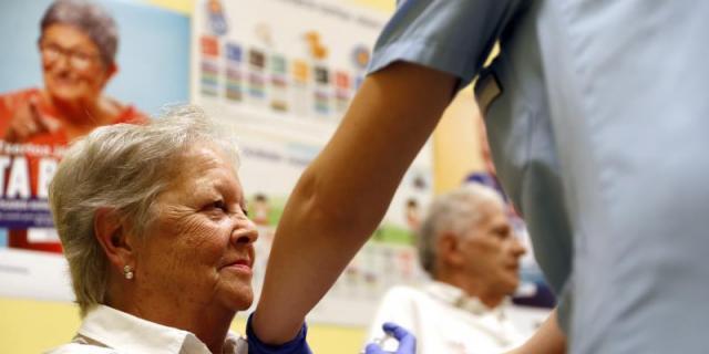Comienza la vacunación frente a la gripe con el foco en el personal sanitario