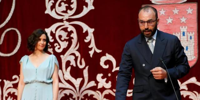 La Comunidad destaca que el paro sigue bajando en un contexto "muy negativo"