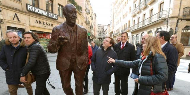 Martínez-Almeida considera que mandar al paro a Sánchez es lo mejor para afrontar la crisis económica que viene
