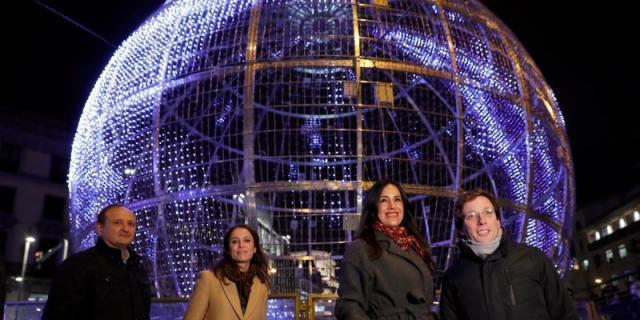 Martínez-Almeida ilumina más la navidad madrileña