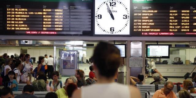 La línea de tren Madrid-Galicia recupera la normalidad tras un mes de obras