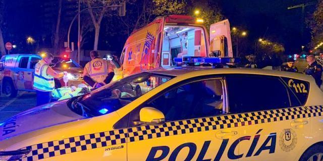 Un motorista en estado crítico tras una colisión con un automóvil en el distrito de Tetuán