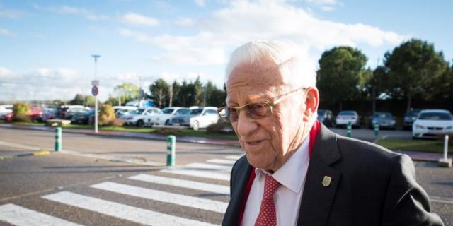 El padre Ángel afea que no se abran instalaciones para paliar la situación de la calle