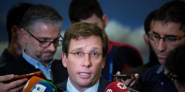 Martínez-Almeida advierte a Ortega Smith que el camino difícil es continuar con los presupuestos de Carmena Martínez-Almeida advierte a Ortega Smith que el camino difícil es continuar con los presupuestos de Carmena